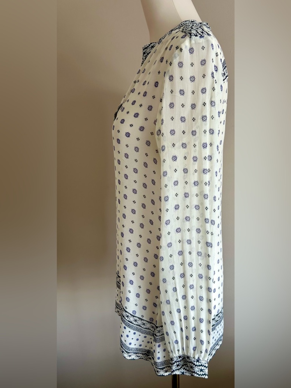 Part Two Cream/Blue Crepe Chiffon Tunic - like new. - Picture 9 of 12
